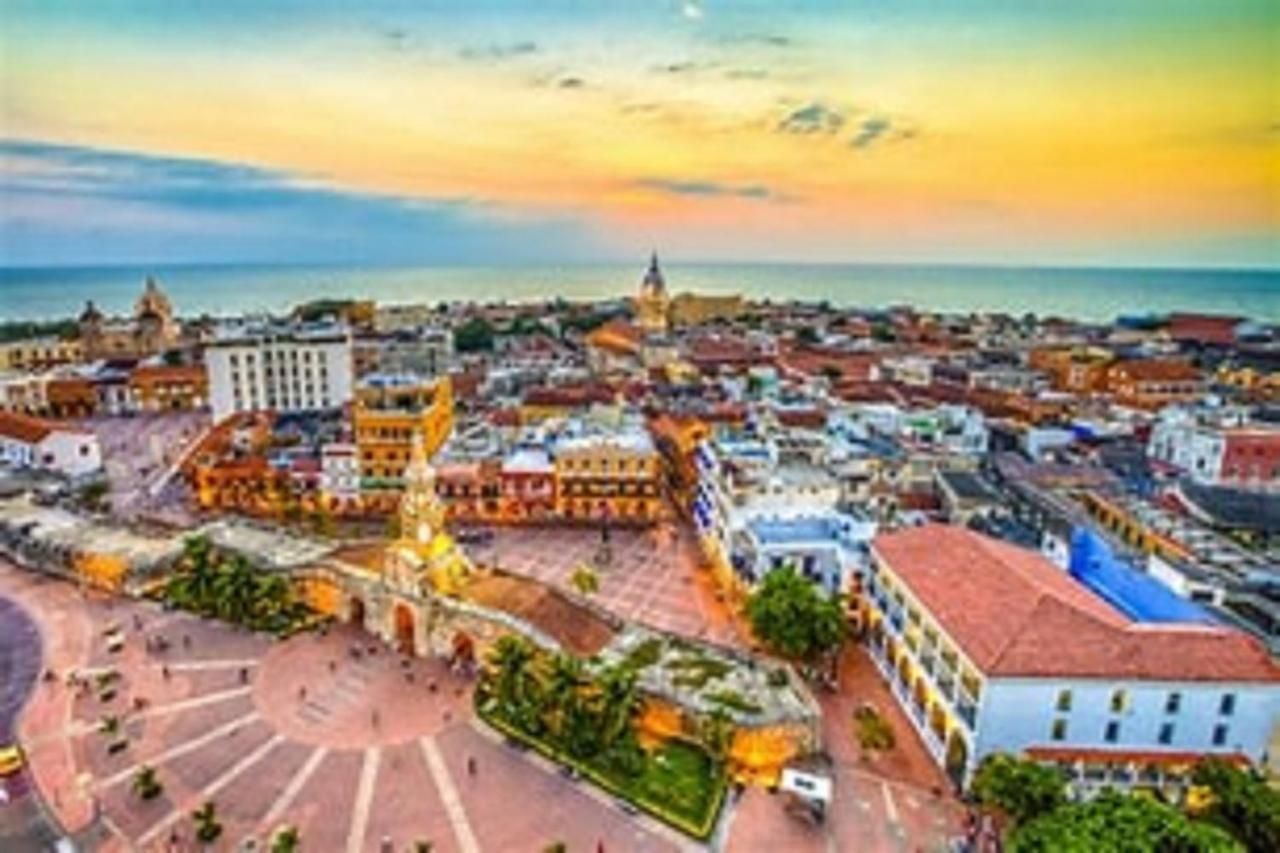 In Guest - Ca-3 Gethsemane With Breakfast Included And Wifi Cartagena